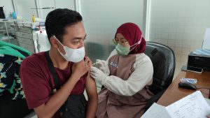 Vaksinasi Covid-19 di RSUD dr. R. Soeprapto Cepu